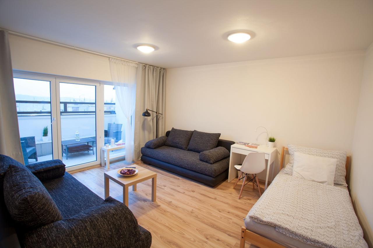 Haas Stojanova With Parking Apartment